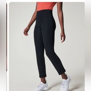 SPANX BOOTY BOOST Crop Kick Flare Pants
